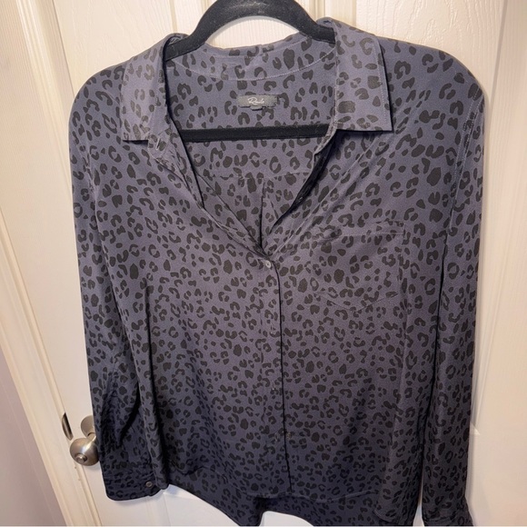 Rails Onyx Cheetah Silk Kate Shirt - Picture 4 of 12